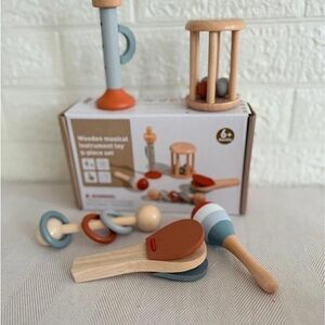Wooden musical instrument set